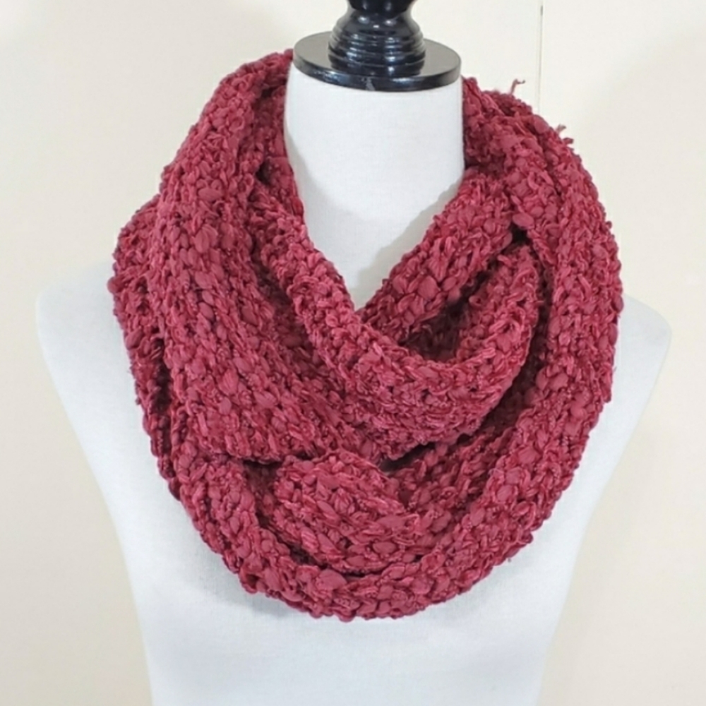 Sonoma women's burgundy heavy knit soft infinity loop scarf NWT